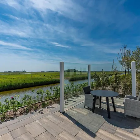 Getaway With Bubble Bath *