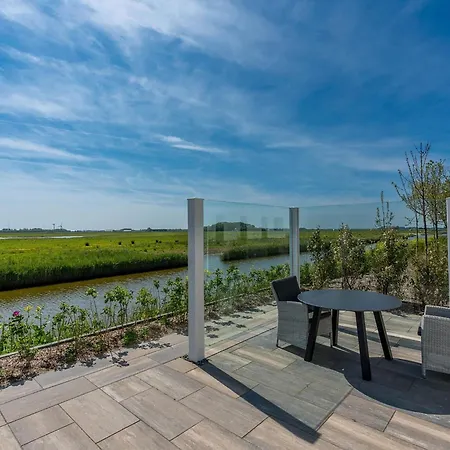 Getaway With Bubble Bath Ferienhaus Oudeschild