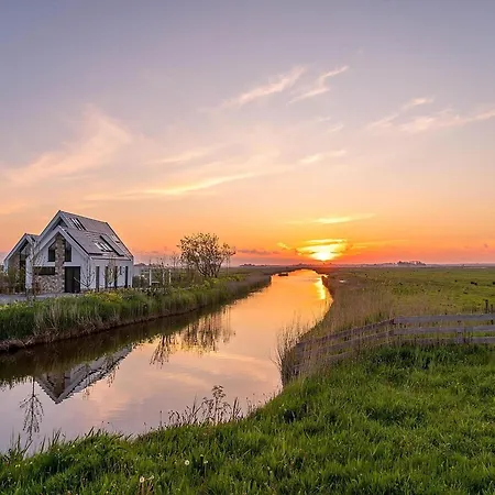 Getaway With Bubble Bath *