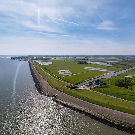 Getaway With Bubble Bath Oudeschild